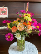 Load image into Gallery viewer, Fresh Cut Flower Subscription - Farmer&#39;s Choice
